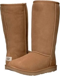 UGG Kids Boots Classic Tall II (Little Kid/Big Kid) -UGG Shop 71AI4rVvSVL. AC SR736920
